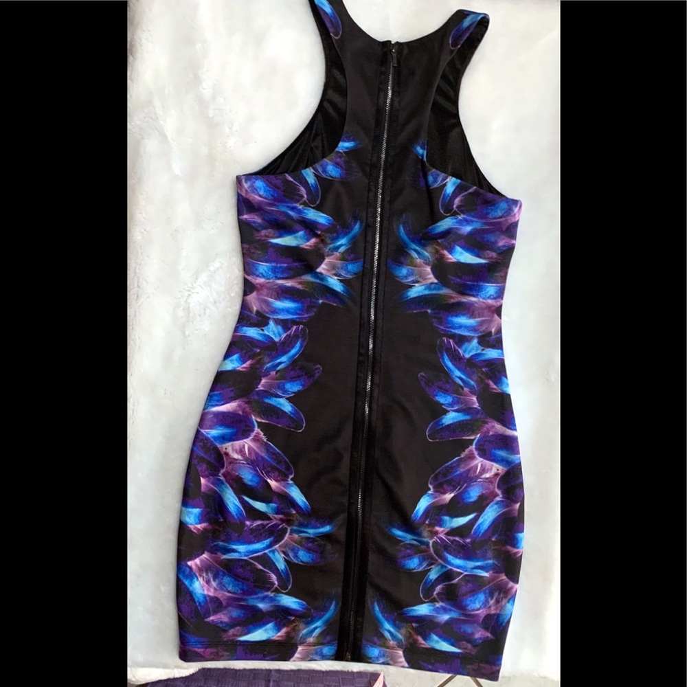 NWT Bebe Feather Glow Printed Dress - Picture 6 of 8